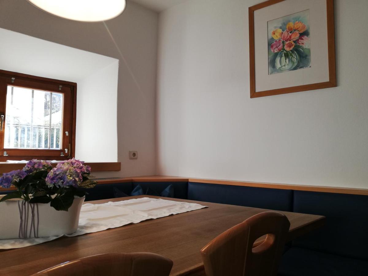 Ansitz Grustdorf Apartment Апиано сула Страда дел Вино Екстериор снимка